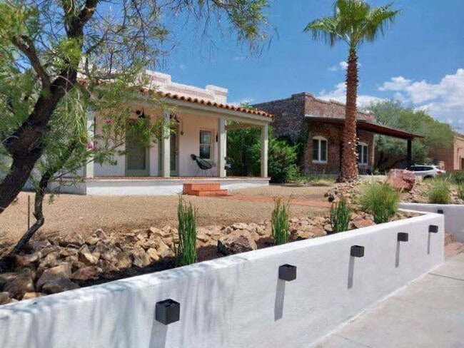 2027 E Hawthorne St in Tucson, AZ - Building Photo - Building Photo