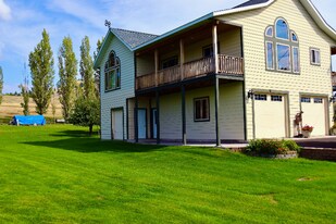 26470 Old Hwy 93 in Elmo, MT - Building Photo