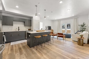 Ascesa Court in Saint George, UT - Building Photo