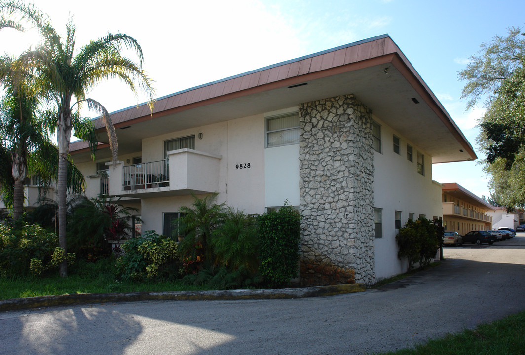 North Hill Apartments in Miami, FL - Building Photo