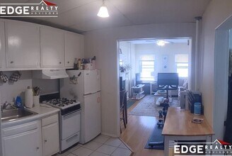 1305 Commonwealth Ave, Unit 4 in Boston, MA - Building Photo - Building Photo