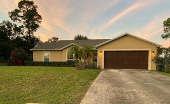 1069 SW Jacqueline Ave in Port St. Lucie, FL - Building Photo