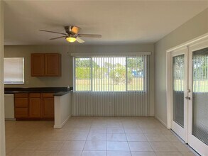 3314 Montclair Cir in North Port, FL - Foto de edificio - Building Photo