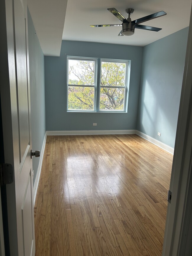 4132 W 26th St, Unit 3rd Floor in Chicago, IL - Building Photo - Building Photo