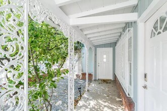 12015 Riverside Dr in Los Angeles, CA - Building Photo - Building Photo