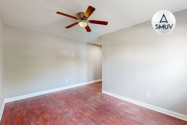 property at 1607 Homestead St