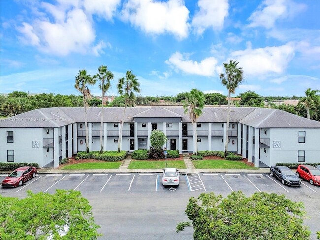 7550 Stirling Rd, Unit B405 in Hollywood, FL - Building Photo - Building Photo