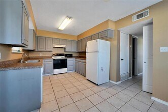 201 S Las Vegas Trail in White Settlement, TX - Building Photo - Building Photo