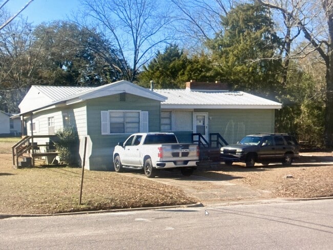 878 Matthews Ave in Ozark, AL - Building Photo - Building Photo