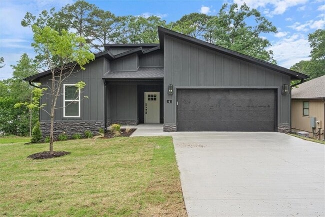 property at 4 Morpet Ln