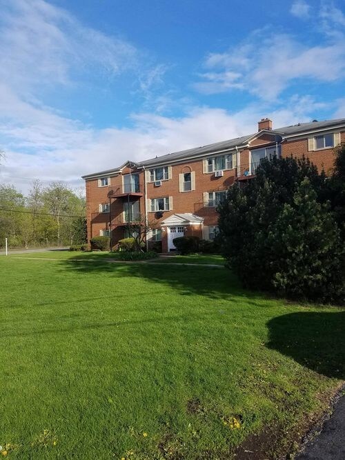 1639 Oakwood Ave-Unit -2c in Des Plaines, IL - Building Photo - Building Photo