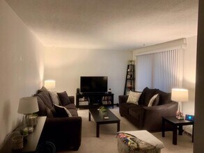 3111 Elmhurst Dr, Unit 1 in Springfield, IL - Building Photo - Building Photo