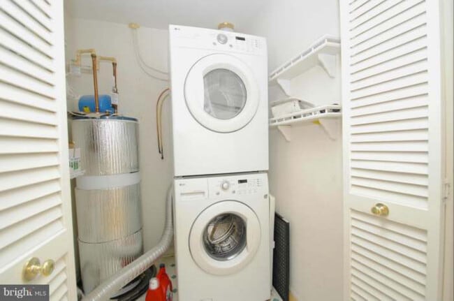 2002 Peggy Stewart Way in Annapolis, MD - Building Photo - Building Photo