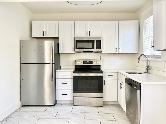 property at 914 Park Blvd