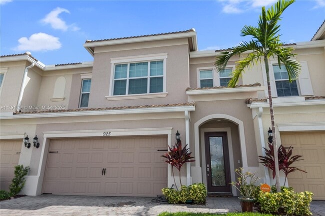 925 Banyan Dr in Hollywood, FL - Building Photo - Building Photo