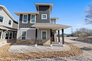 1706 Cedar Bend Dr in Austin, TX - Building Photo