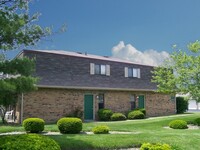 Abbington Village in Columbus, OH - Building Photo - Building Photo