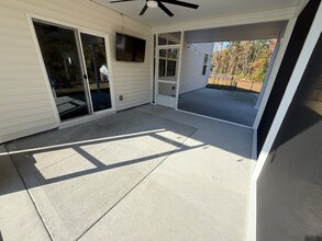 299 Wedge Cir in Richmond Hill, GA - Foto de edificio - Building Photo