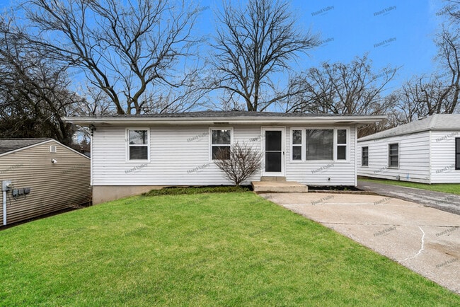 property at 325 Reasor Dr