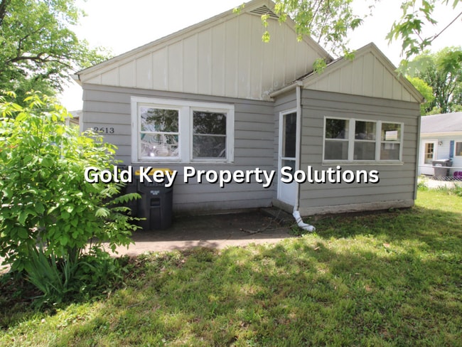 property at 2613 Fowler St