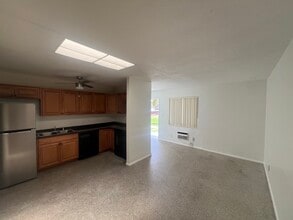 5831 NE 18th Ave in Fort Lauderdale, FL - Foto de edificio - Building Photo