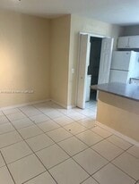 37 W 11th St, Unit 202 in Hialeah, FL - Building Photo