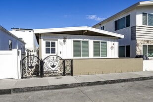 121 25th St in Newport Beach, CA - Building Photo