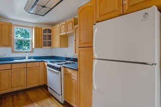 186 Russell St in Brooklyn, NY - Building Photo - Interior Photo