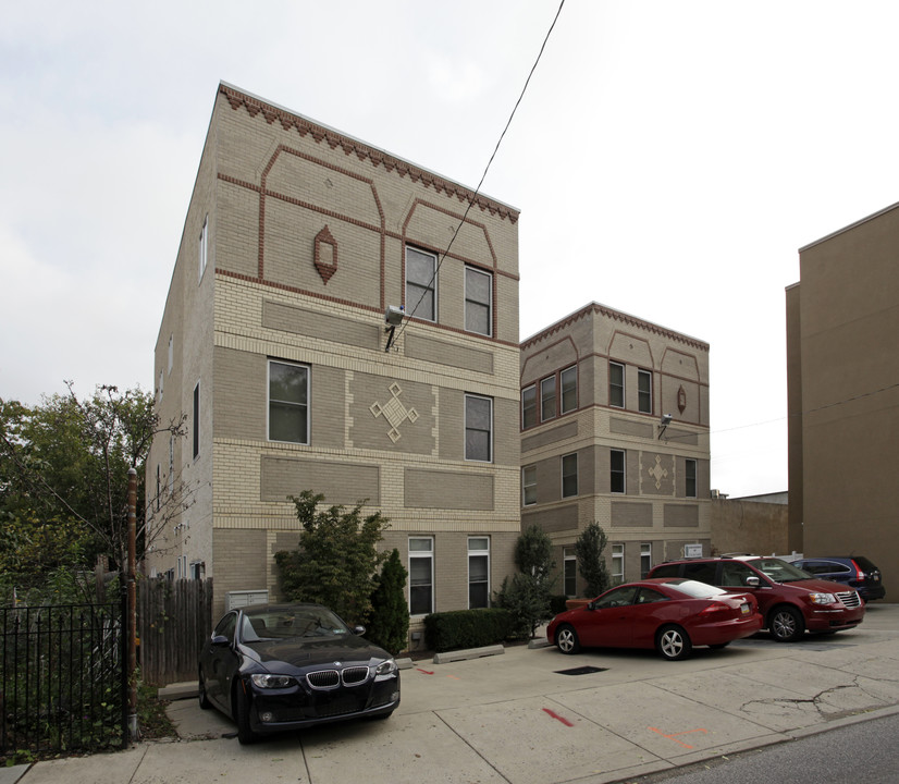 Romeo Place in Philadelphia, PA - Foto de edificio