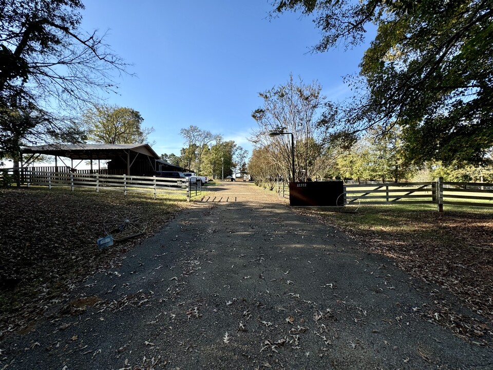 12372 FM 1650 in Gilmer, TX - Foto de edificio
