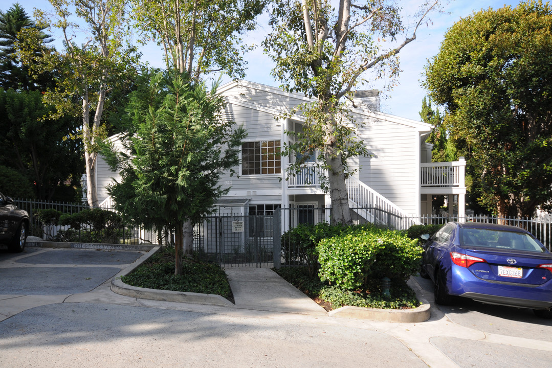 Ponderosa Springs in San Pedro, CA - Foto de edificio