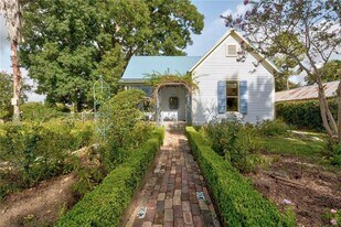 101 Short St in Smithville, TX - Building Photo