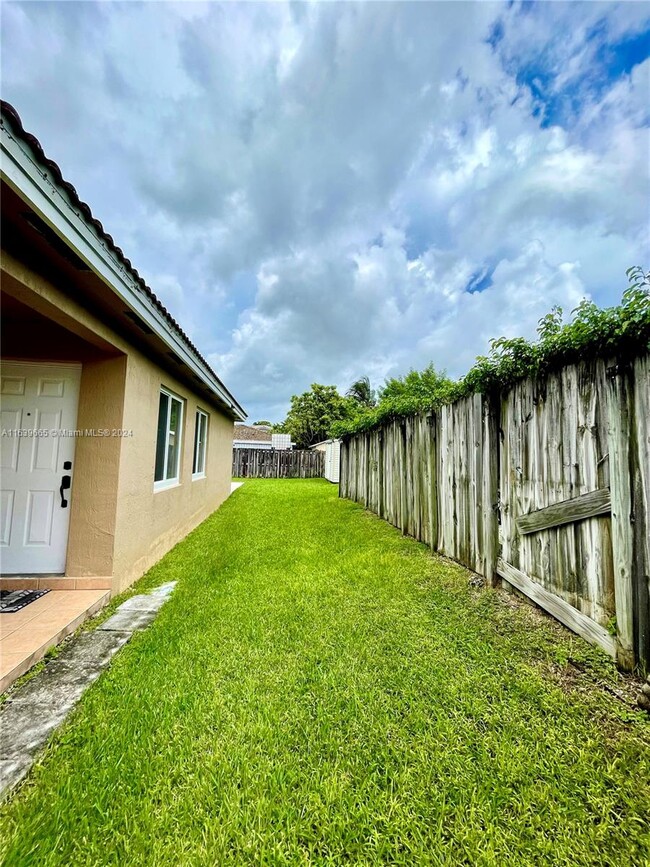 13247 SW 277th Terrace in Homestead, FL - Foto de edificio - Building Photo