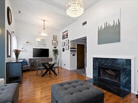 4615 N Beacon St, Unit 3 in Chicago, IL - Building Photo