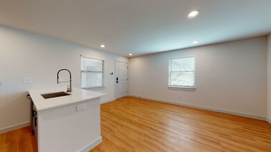 Inez at Bishop Ridge in Dallas, TX - Building Photo - Building Photo