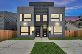 9315 Ashville Dr in Houston, TX - Building Photo - Building Photo