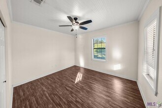 306 Courthouse St in Port Allen, LA - Foto de edificio - Building Photo