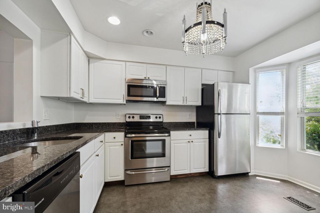 2849 Schoolhouse Cir in Silver Spring, MD - Building Photo