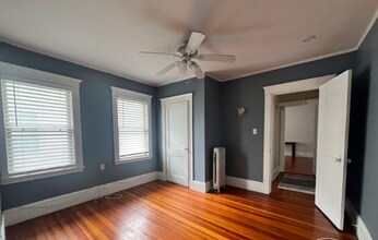 419 Concord Ave, Unit 2 in Cambridge, MA - Foto de edificio - Building Photo