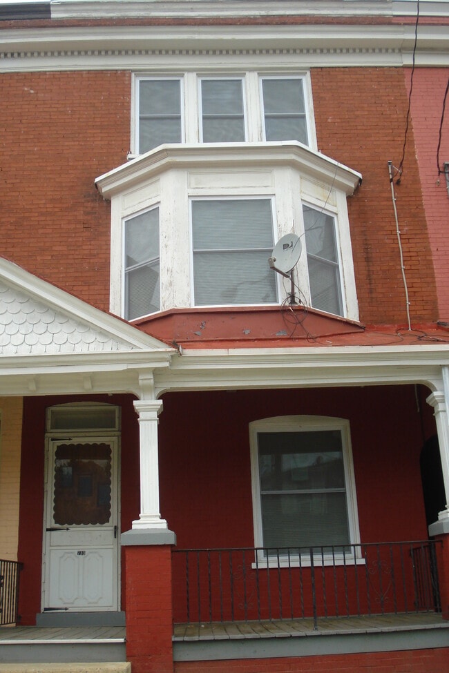 733 E Chestnut St in Lancaster, PA - Foto de edificio - Building Photo
