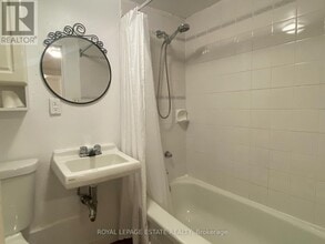 114 Baldwin St in Toronto, ON - Building Photo - Building Photo