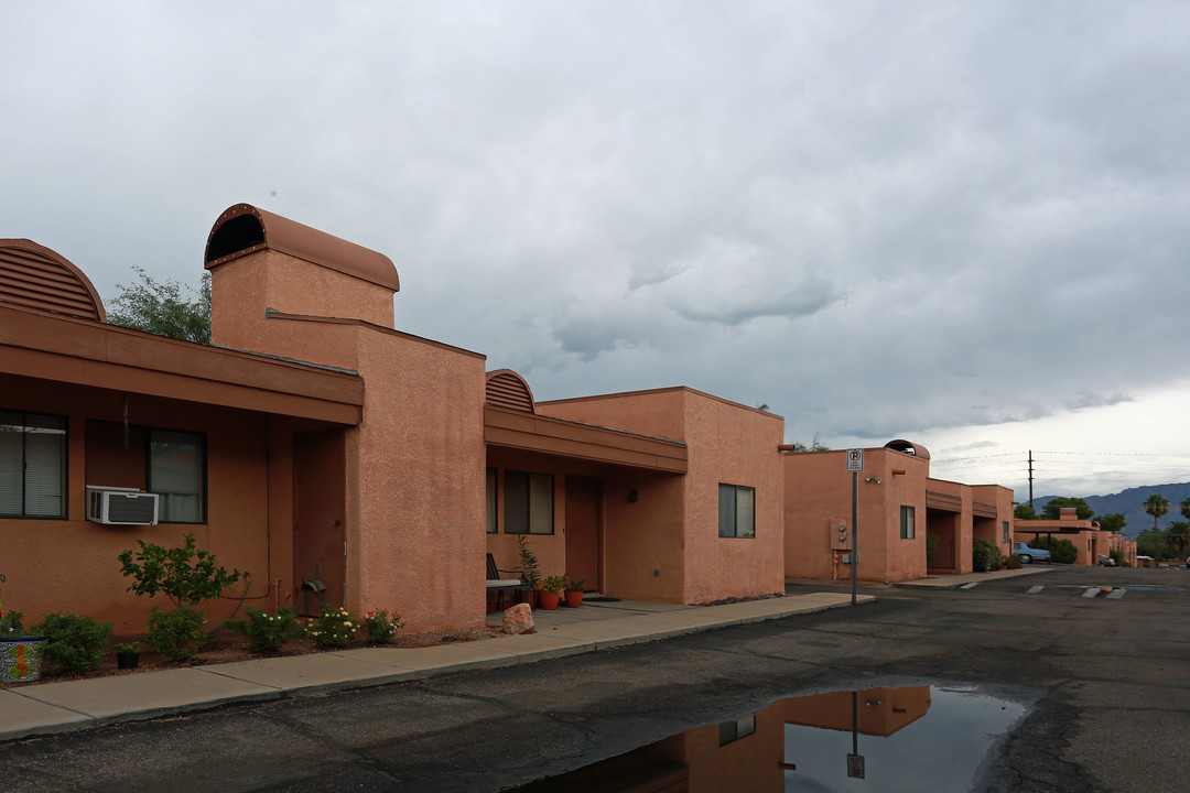 Bellevue Fairmount in Tucson, AZ - Building Photo