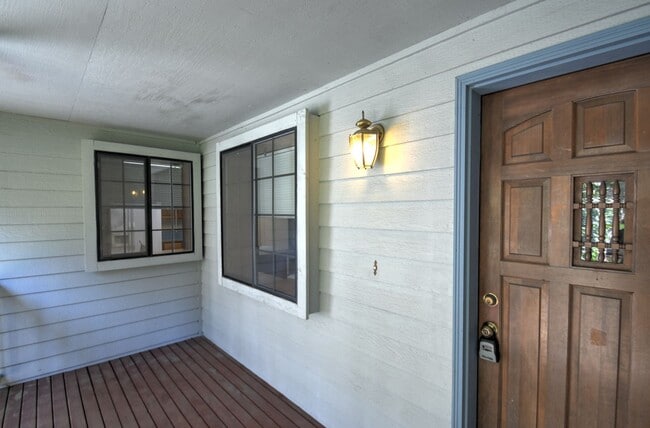 1524 Thomas St NW in Olympia, WA - Building Photo - Building Photo