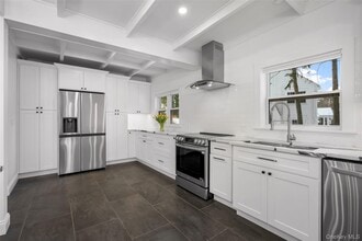 88 Strathmore Rd in Scarsdale, NY - Building Photo - Building Photo