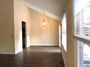 30 E Bluff Rd in Ashland, MA - Building Photo - Building Photo