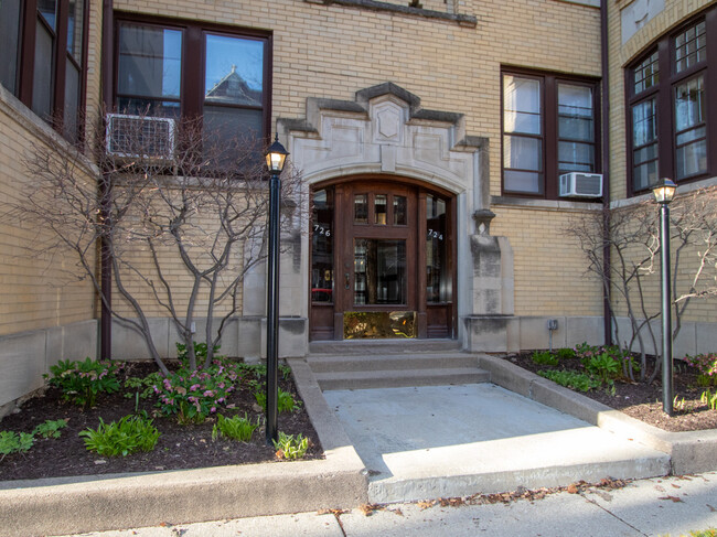 724 Erie St in Oak Park, IL - Building Photo - Building Photo