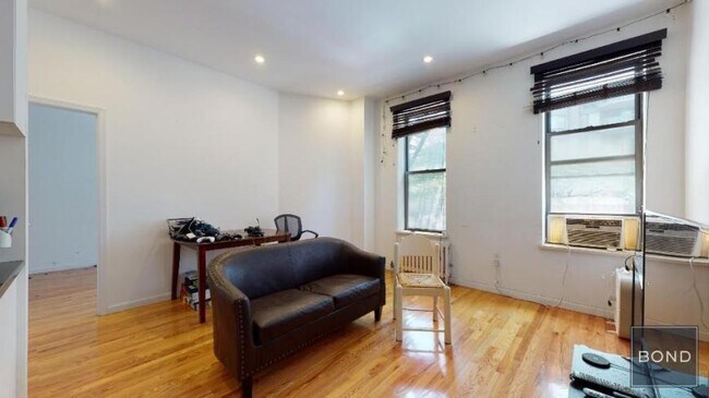 1413 2nd Ave in New York, NY - Building Photo - Building Photo