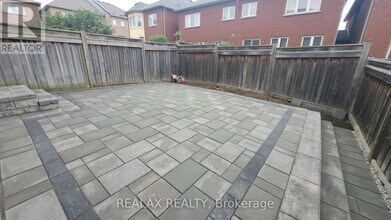 22 Quattro Ave in Richmond Hill, ON - Building Photo - Building Photo