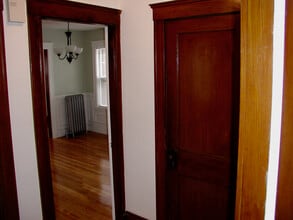 13 Higgins St, Unit 1 in Arlington, MA - Foto de edificio - Building Photo