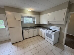 7424 SE 50th Ave in Portland, OR - Foto de edificio - Building Photo